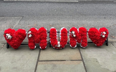 Artificial Mum with Hearts