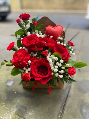 Valentine envelope arrangement