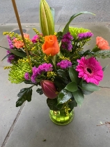 Bright vase arrangement